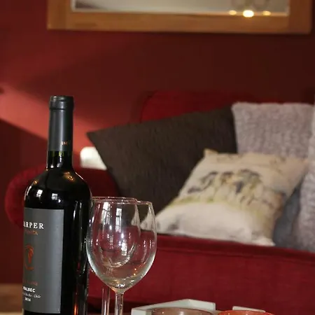 Dovedale Apartment,